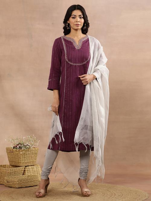 women three quarter sleeve kurta churidaar set with dupatta - 21113668 - Very Small Image - 1