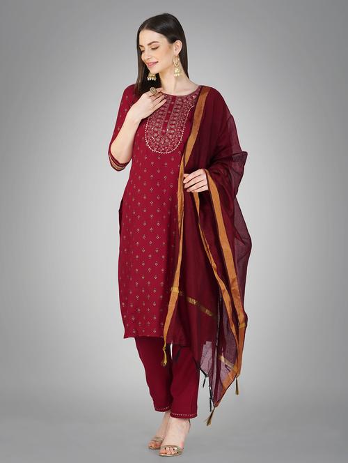 women maroon round neck suit set - 21129366 - Very Small Image - 1
