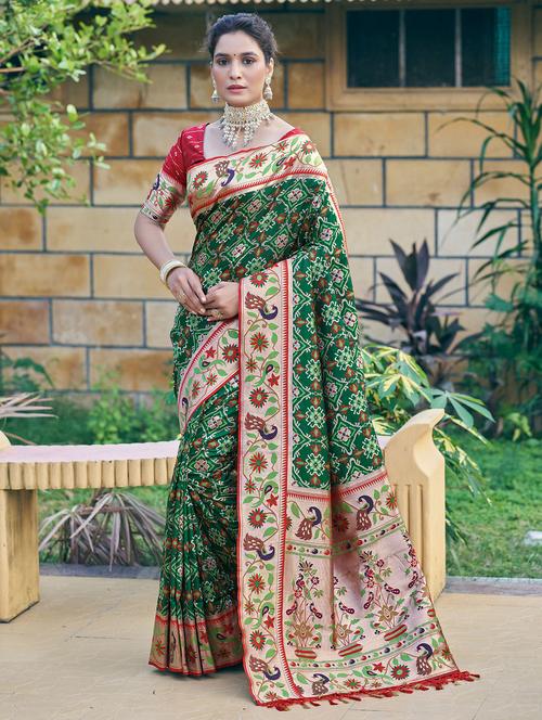 women self design patola saree with blouse - 21144693 - Very Small Image - 1