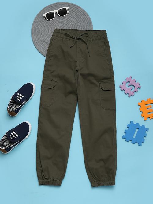 kids mid rise solid cargos - 21151387 - Very Small Image - 1