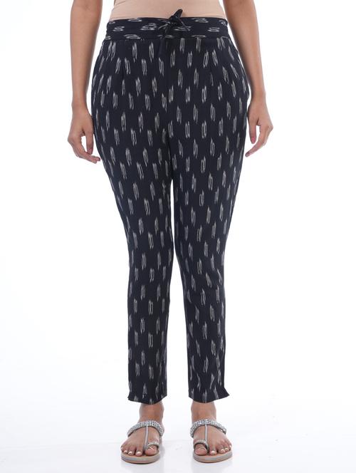 black printed chinos trouser - 21167747 - Very Small Image - 1