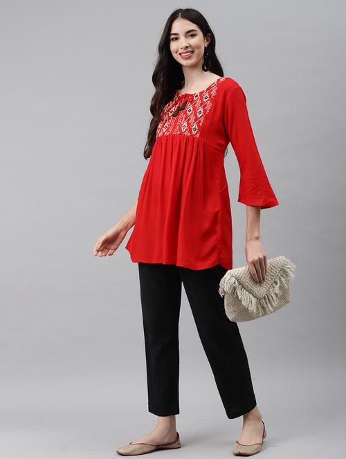 women self design flared kurti - 21170816 - Very Small Image - 1