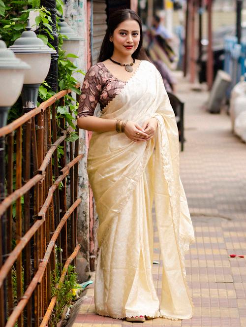 women cream paisley printed saree - 21226046 - Very Small Image - 1