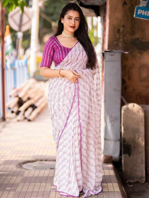 women white floral printed saree with blouse - 21226055 - Very Small Image - 1