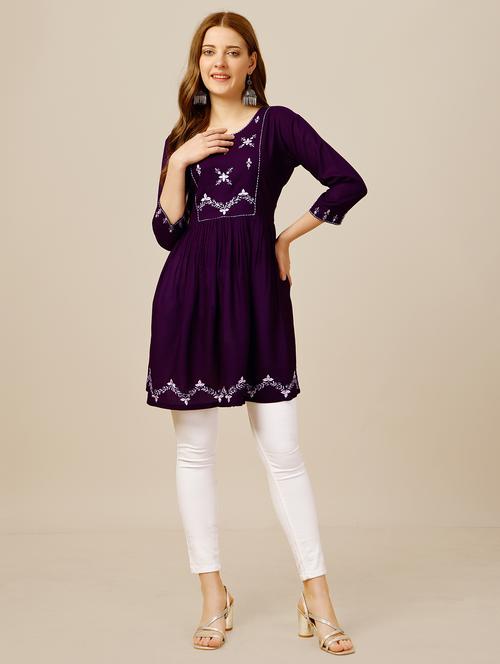 women three quarter sleeve a-line kurti - 21234931 - Very Small Image - 1
