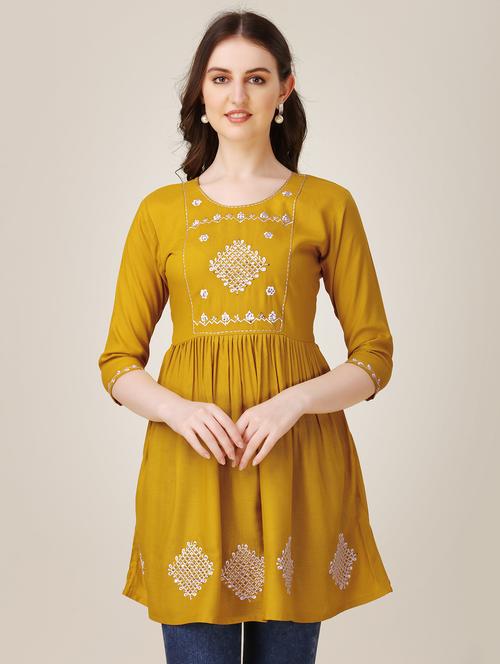 women three quarter sleeve a-line kurti - 21234932 - Very Small Image - 1