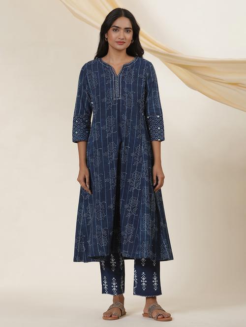 women three quarter sleeve a-line kurta - 21242592 - Very Small Image - 1