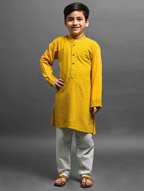 boys embroidered mandarin neck kurta - 21245151 - Very Small Image - 1