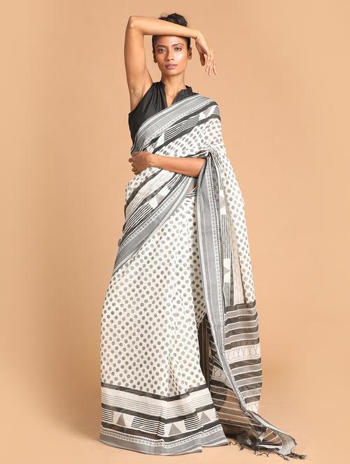 white handloom saree with blouse - 21272514 - Very Small Image - 1