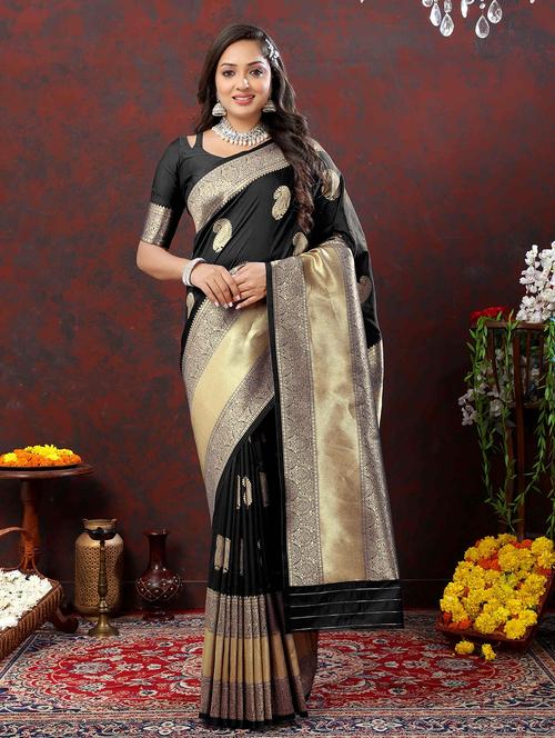 women self design bordered saree - 21284838 - Very Small Image - 1