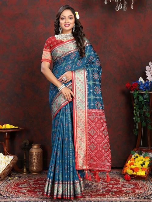 women zari work banarasi saree with blouse - 21284848 - Very Small Image - 1