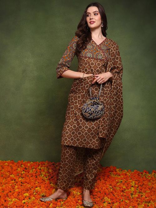 women mustard printed suit set - 21290639 - Very Small Image - 1
