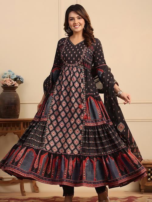women three quarter sleeve anarkali kurta pant with dupatta set - 21295642 - Very Small Image - 1