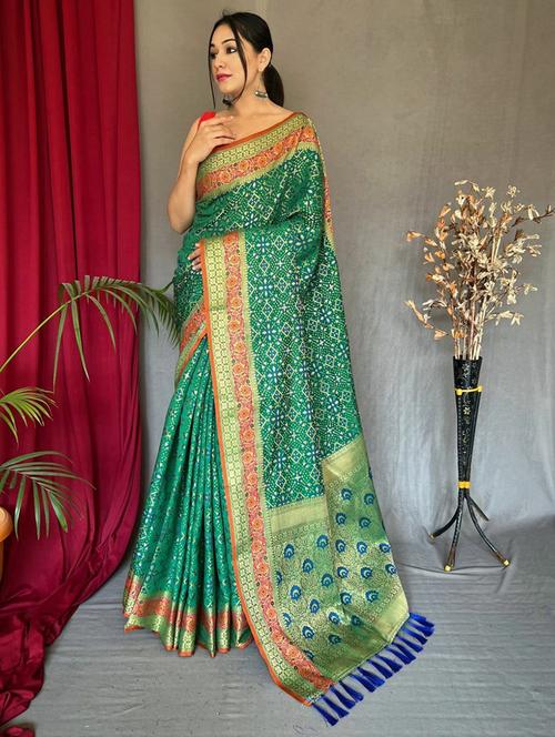 women green patola saree - 21307060 - Very Small Image - 1
