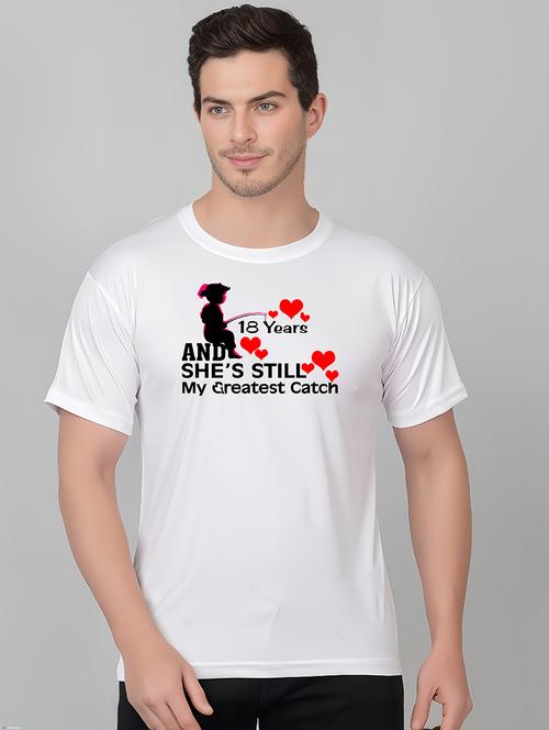 men round neck chest print t-shirt - 21314534 - Very Small Image - 1