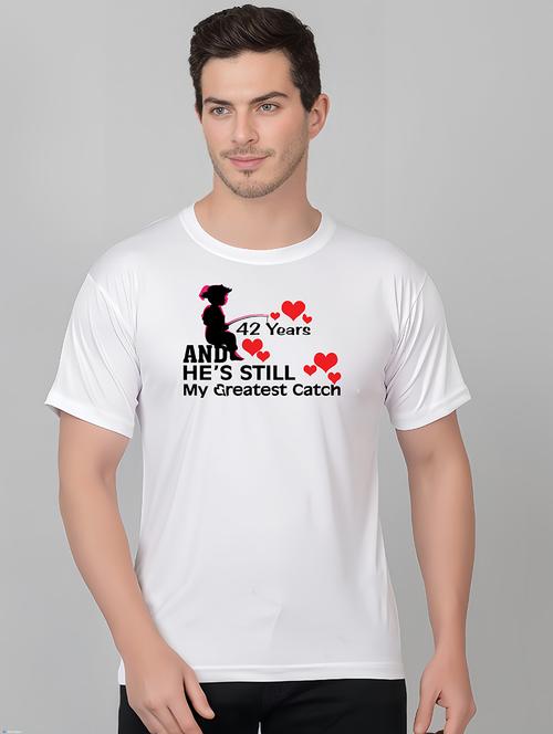 men round neck chest print t-shirt - 21314587 - Very Small Image - 1