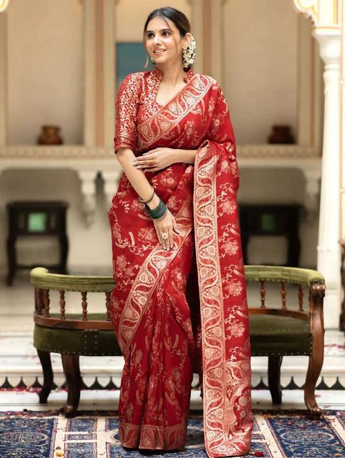 women self design banarasi saree with blouse - 21315464 - Very Small Image - 1