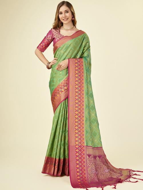 women green kanjivaram saree with blouse - 21318485 - Very Small Image - 1