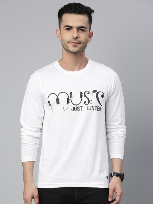 men round neck chest print t-shirt - 21334966 - Very Small Image - 1