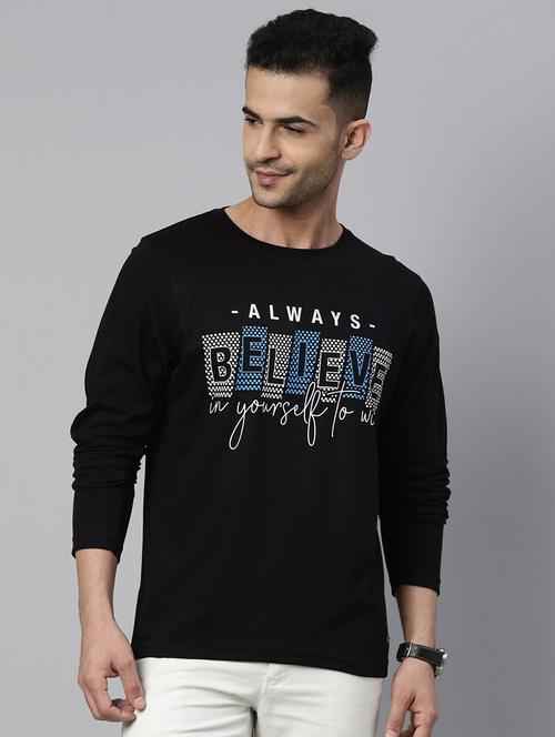 men round neck chest print t-shirt - 21334974 - Very Small Image - 1