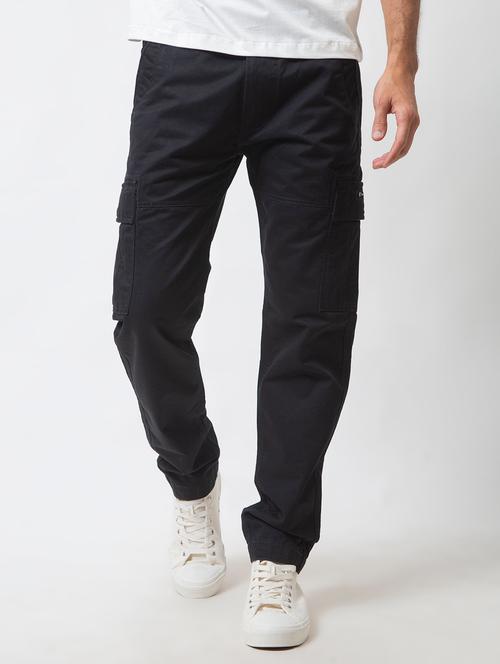 men mid rise solid cargos - 21356019 - Very Small Image - 1