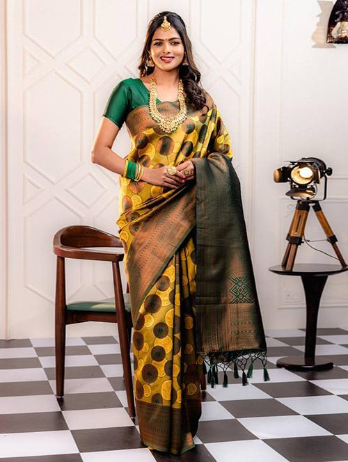 women self design banarasi saree with blouse - 21358210 - Very Small Image - 1