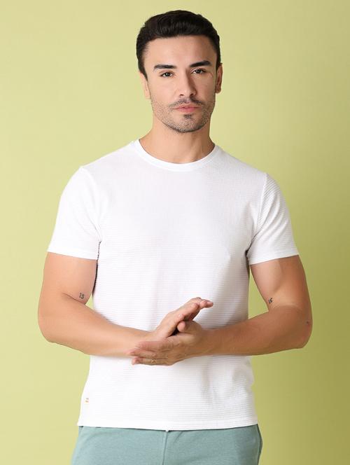 men solid round neck t-shirt - 21366138 - Very Small Image - 1