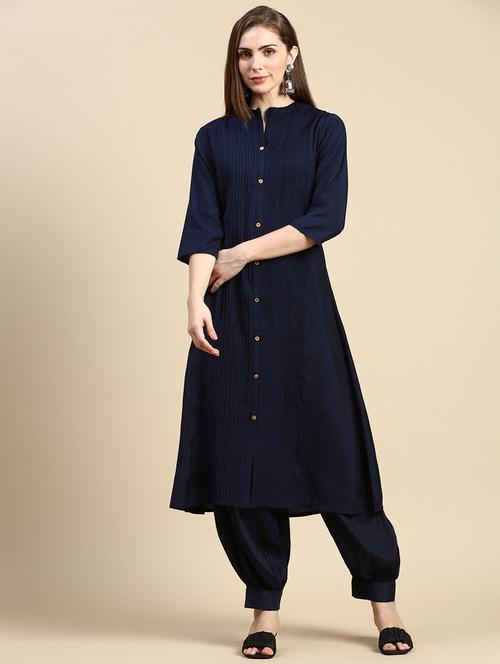 women three quarter sleeve a-line kurta - 21387750 - Very Small Image - 1