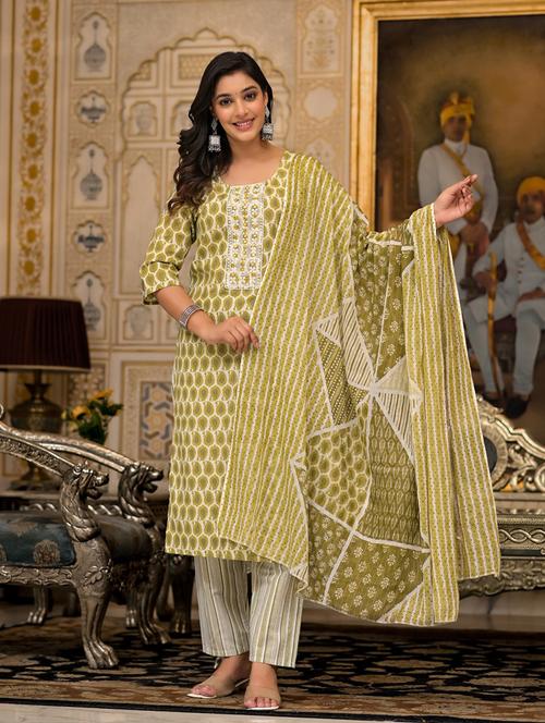 women three quarter sleeve kurta pant with dupatta set - 21391923 - Very Small Image - 1