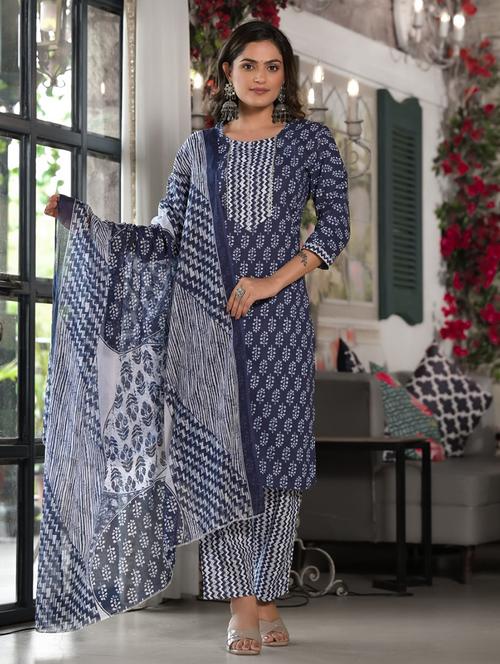 women three quarter sleeve suit set - 21391938 - Very Small Image - 1