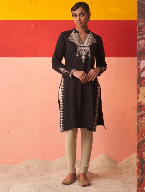 women black straight woolen kurta - 21458892 - Very Small Image - 1