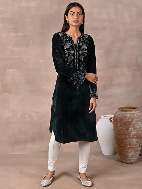 women green embroidery notch neck kurta - 21459229 - Very Small Image - 1