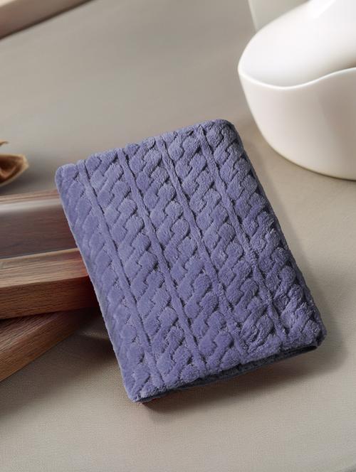 fabinaliv unisex purple abstract 420 gsm full size cotton bath towel (135x70 cm) - 21465774 - Very Small Image - 1