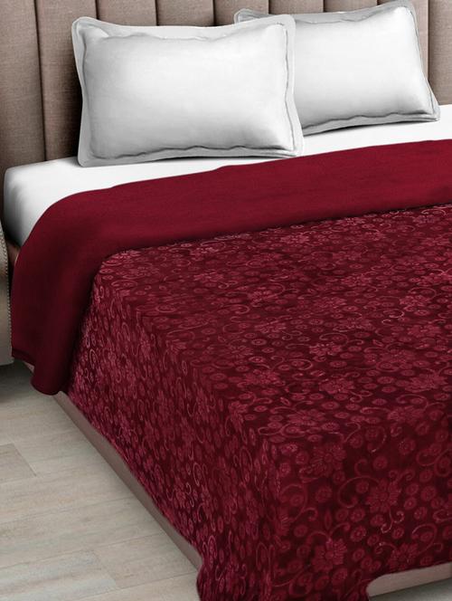 fabinaliv maroon floral mild winter 500 gsm embossed woollen double bed comforter - 21465886 - Very Small Image - 1