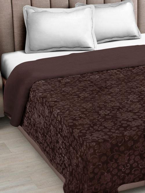 fabinaliv coffee floral mild winter 500 gsm embossed woollen double bed comforter - 21465889 - Very Small Image - 1