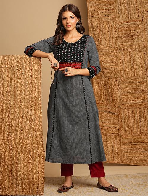 women black stripes printed a-line kurta - 21466713 - Very Small Image - 1