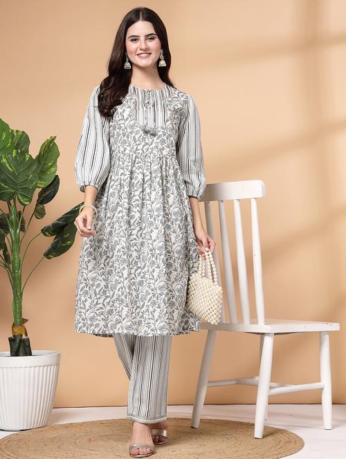 women white kurta palazzo set - 21468609 - Very Small Image - 1