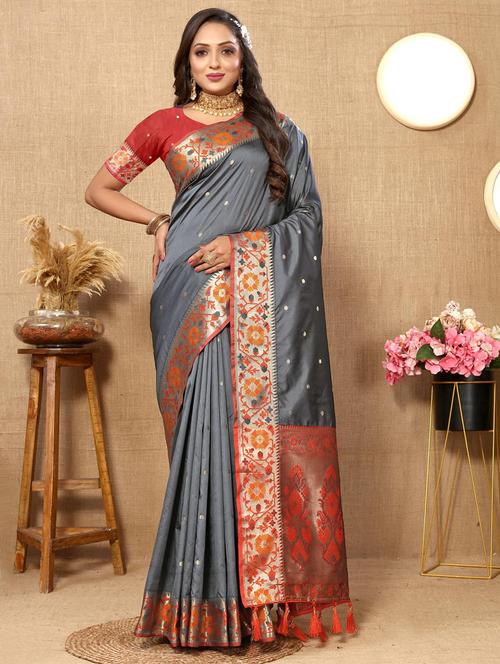 women self design banarasi saree with blouse - 21469103 - Very Small Image - 1