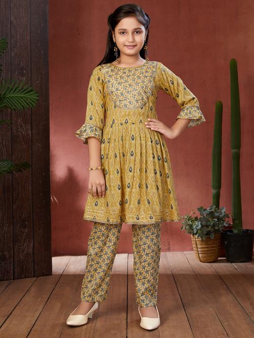 girls printed round neck kurta pant set - 21538321 - Very Small Image - 1