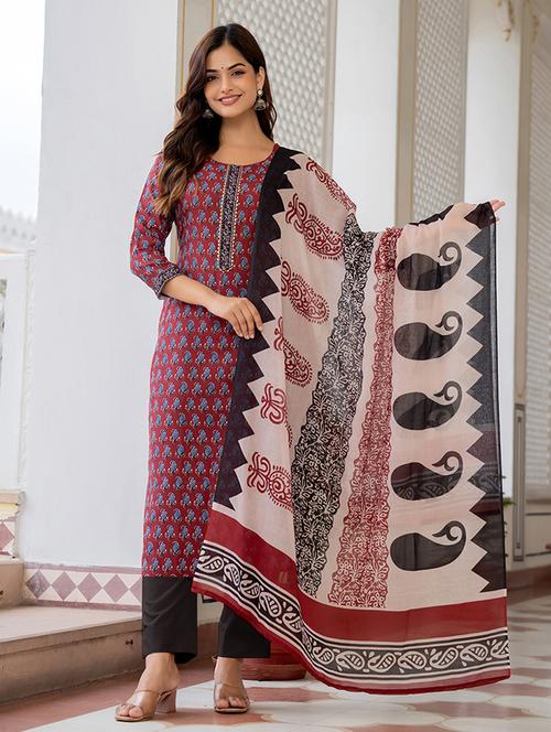 women maroon paisley round neck suit set - 21555366 - Very Small Image - 1