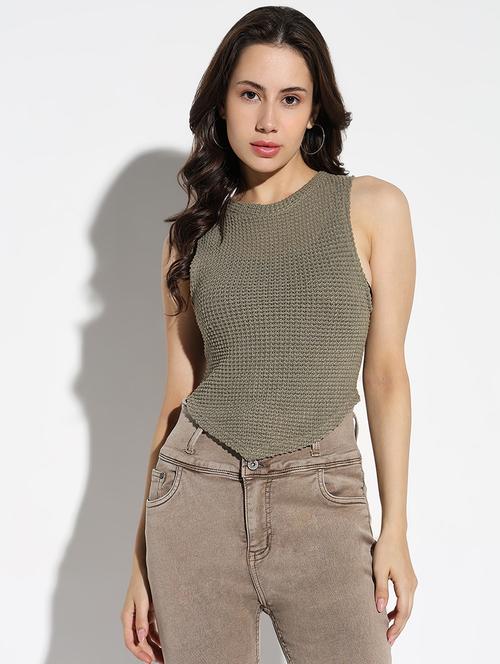 women self design sleeveless crop top - 21562760 - Very Small Image - 1