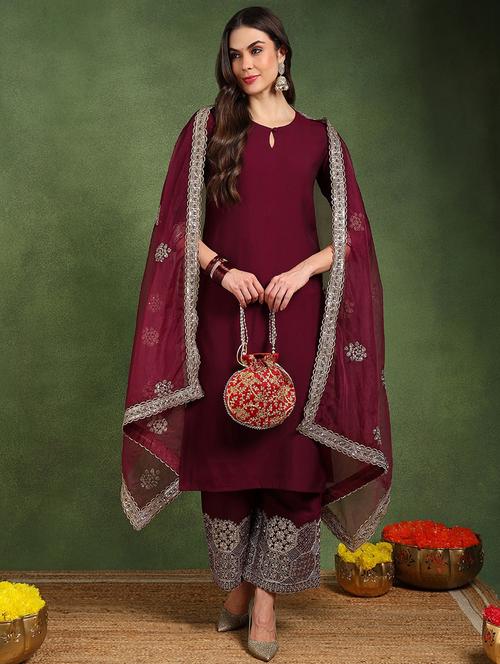 women burgundy zari suit set - 21563400 - Very Small Image - 1