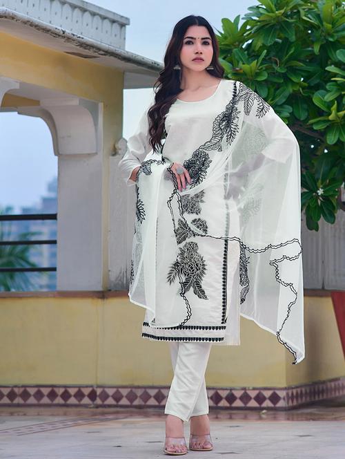 women cutwork detailed three quarter sleeves suit set - 21564660 - Very Small Image - 1