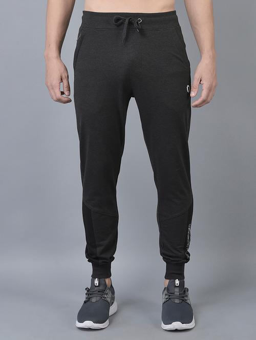 men mid rise placement print jogger - 21596787 - Very Small Image - 1