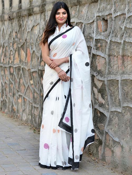 women white polka dots printed saree - 21600776 - Very Small Image - 1