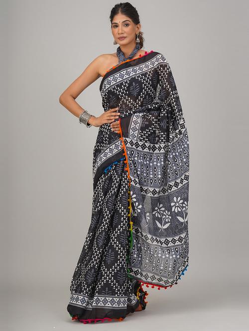 women black printed saree - 21600937 - Very Small Image - 1