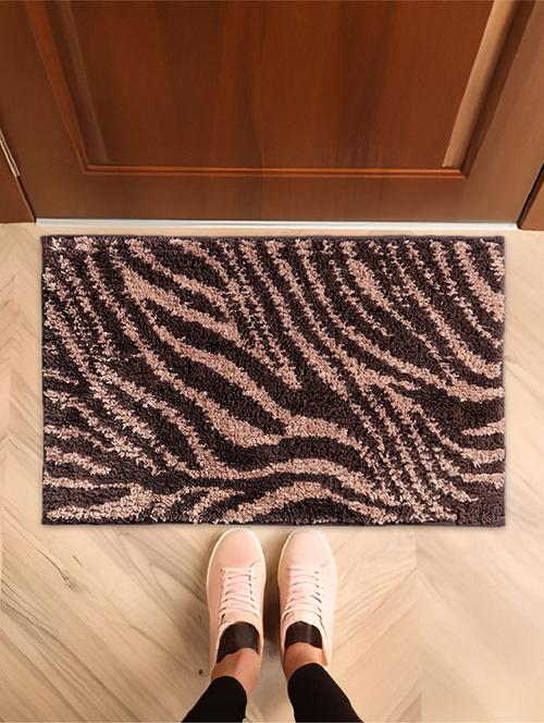 modern monochrome design elegant bath mat set - 21642879 - Very Small Image - 1