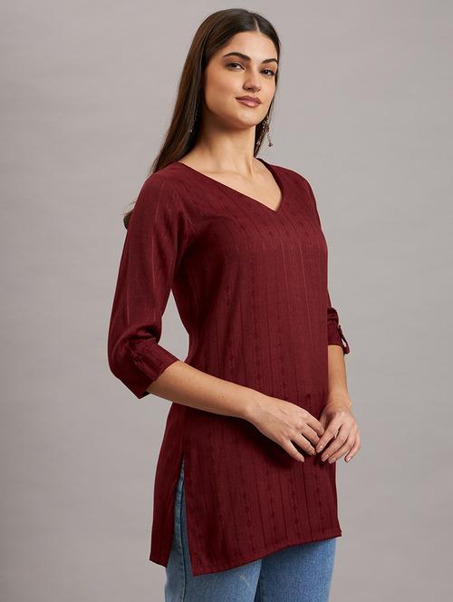 women maroon v neck straight kurti - 21648740 - Very Small Image - 1