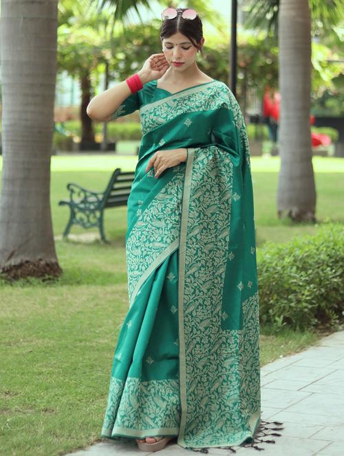 women self design handloom saree with blouse - 21667388 - Very Small Image - 1