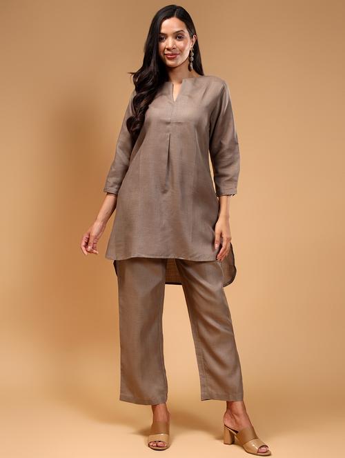 women solid notch neck co-ords set - 21668332 - Very Small Image - 1